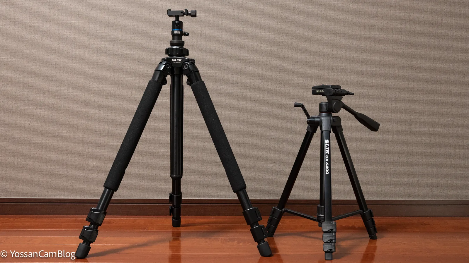 SLIK プロ 500 DX-III N(左)とGX 6400(右)を並べた比較。大きさとパイプの太さが違う